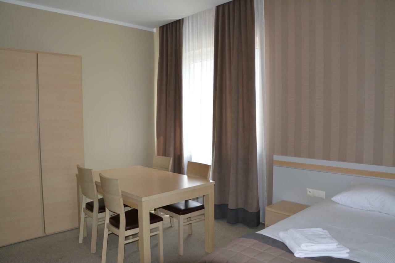 Emef Centrum Szkoleniowo-Serwisowe โซกูวกา ภายนอก รูปภาพ